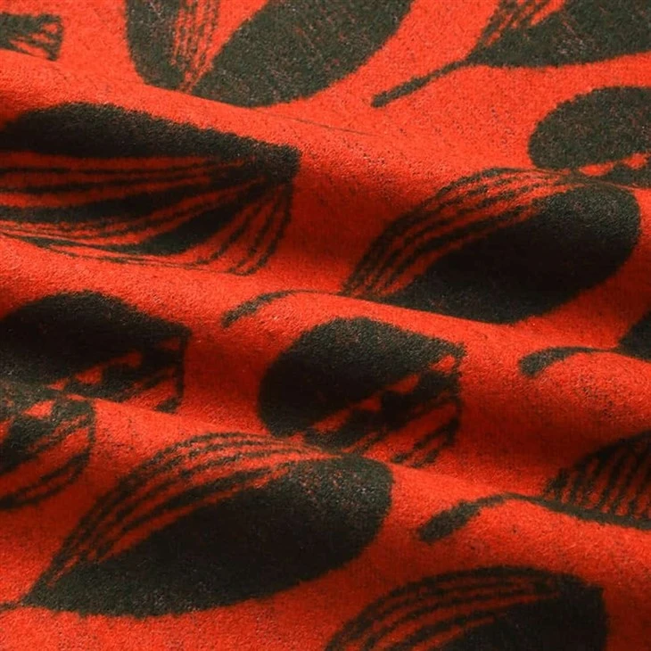 YiLi Leaf Pattern Jacquard Silk Shawl: Timeless Elegance